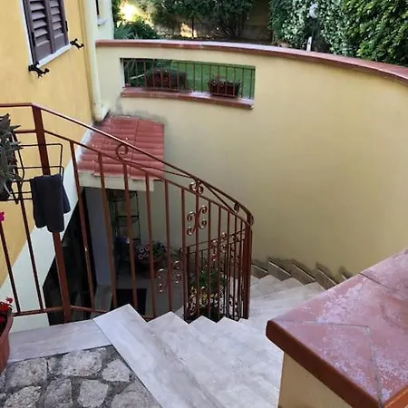 In Villa, 3 Minutes Walk From 2027 Adults Only * Su Forti