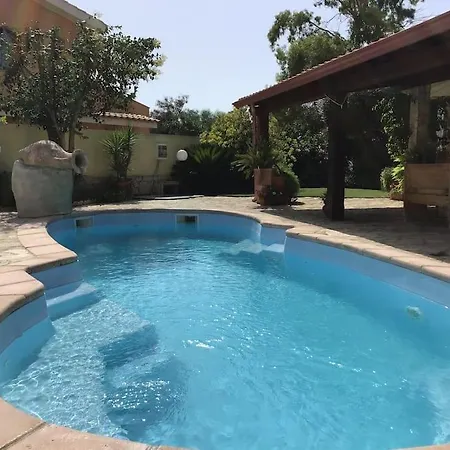 Appartement In Villa, 3 Minutes Walk, 3 Minuti A Piedi *