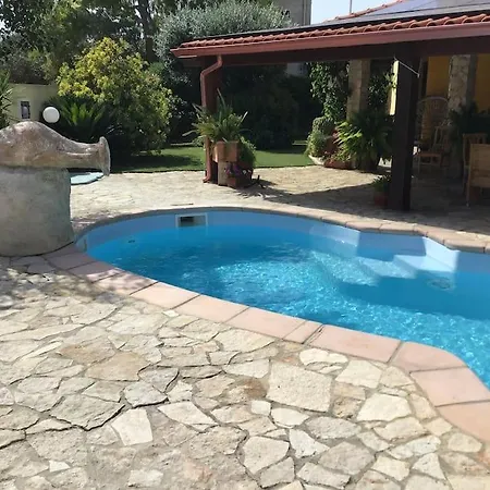 In Villa, 3 Minutes Walk, 3 Minuti A Piedi Appartement Su Forti